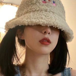 Meet your Posher, Sylvia